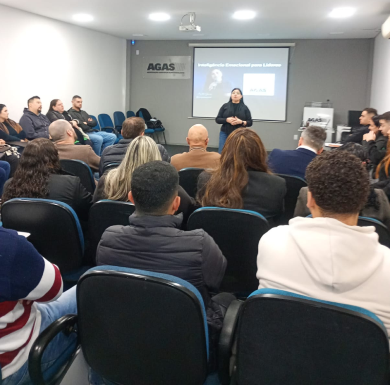 Curso de Gestão em Supermercados da AGAS avança com foco em inteligência emocional e resolução de conflitos